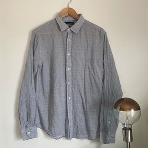 BANANA REPUBLIC Like New Ultra-light Button Down
